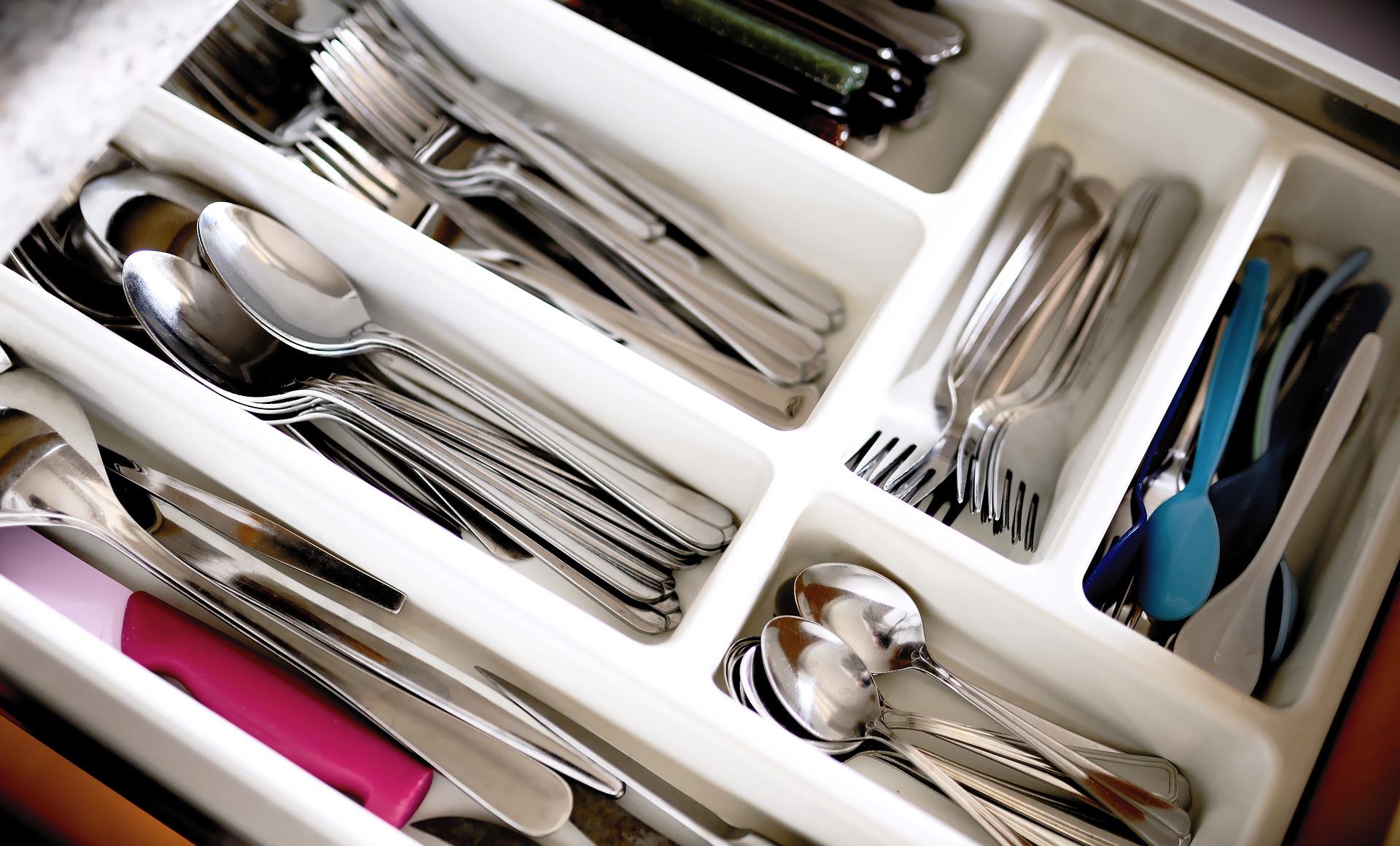 Simple way to Store Spoons and Forks