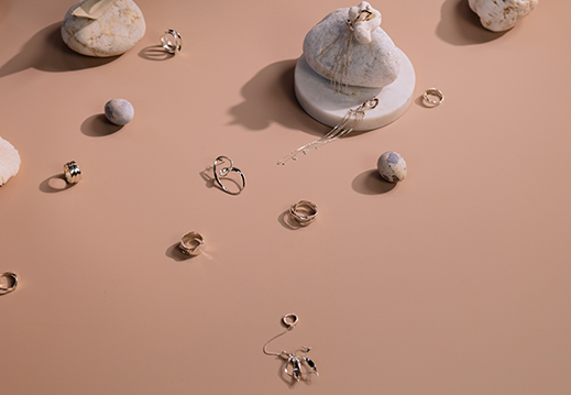 Accessories to wear in different occasions of choice