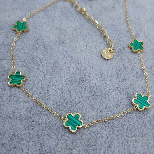 Small flower bracelet