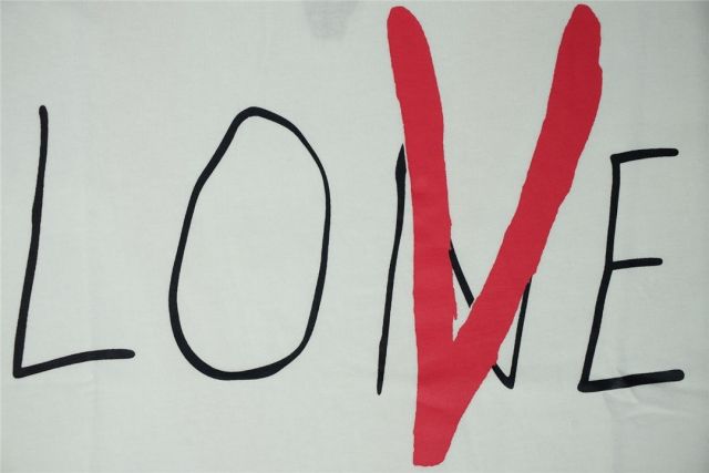Version Vlone Valentine's Day limited logo tee