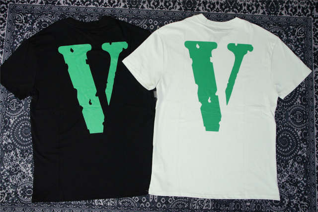 Version Vlone Friends logo tee