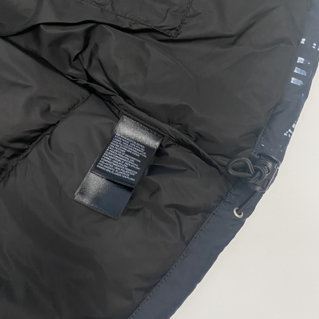 TNF new york limit down jacket black