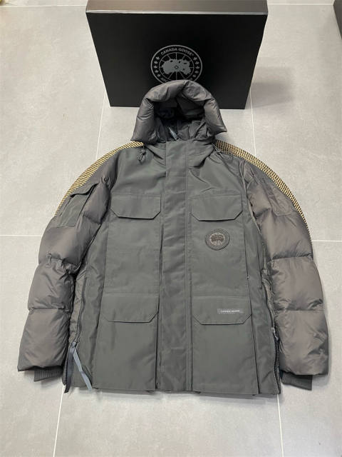 Canada Goo** 24FW Standard Expedition Down Puffer Jacket Black White
