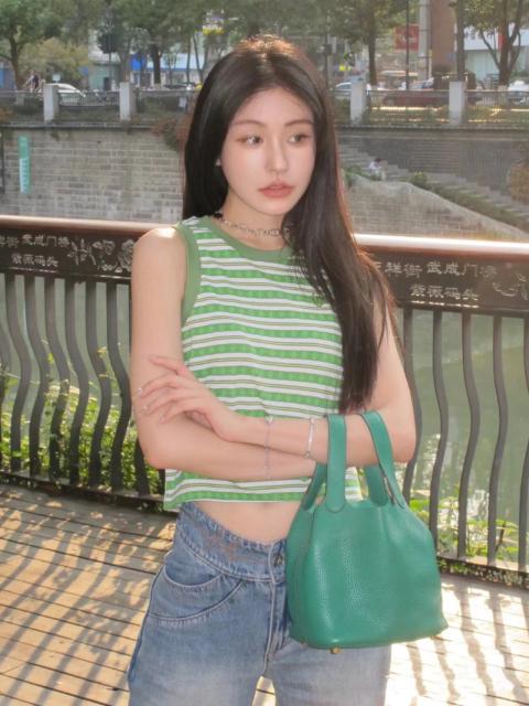 1:1 quality CH Embroidered Sword Stripe Short Sleeve Vest 3 colors for girls
