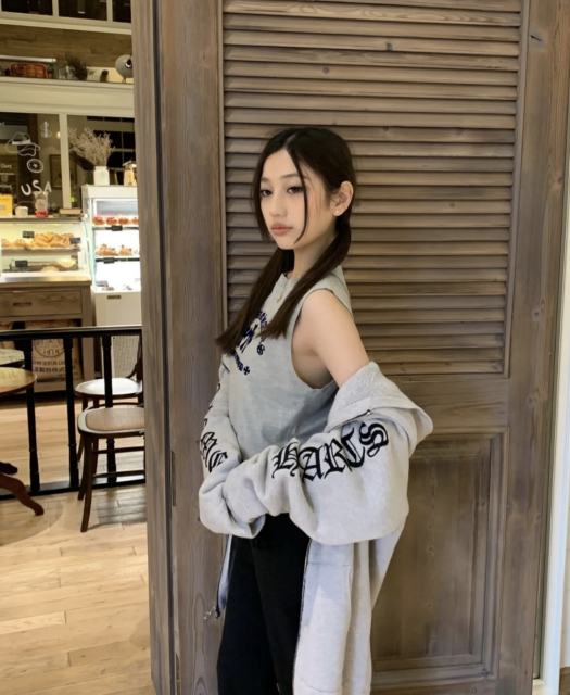 1:1 quality CH Flocked Printed Vest 2 colors for girls