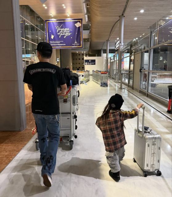 1:1 quality CH Front and back classic scroll print Tee