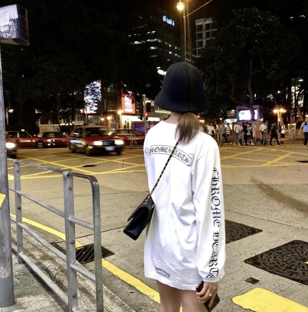 1:1 quality CH Scroll Logo Long Sleeve T-Shirt 2 colors