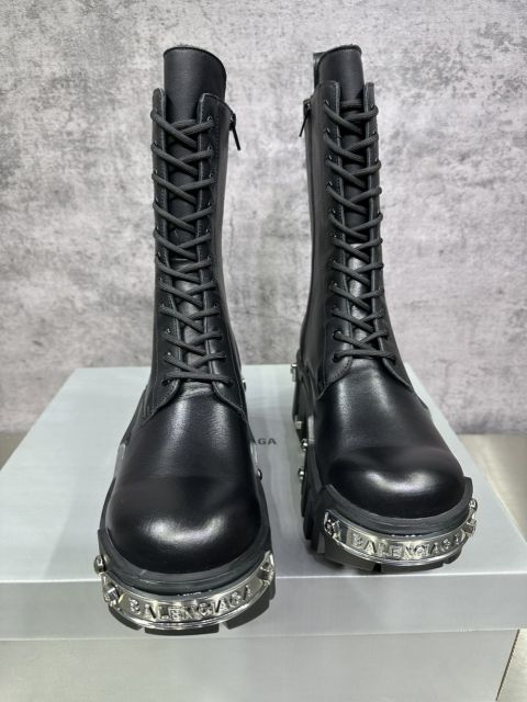1:1 quality version Metal Logo Thick Sole Heightened Martin Boots