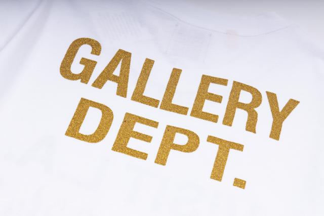 Retro embossed logo flame washed printed tee