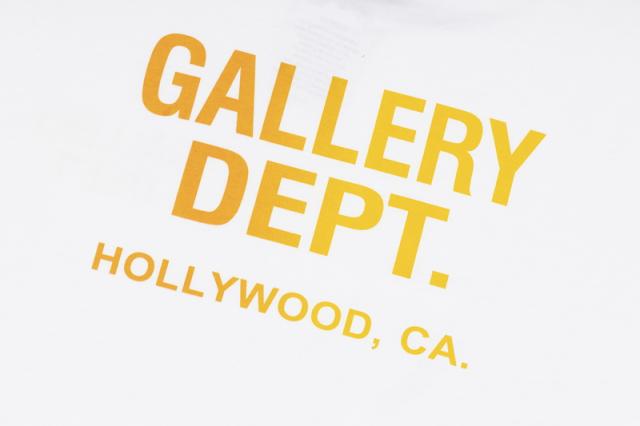 Retro embossed gradient logo Washed Print tee