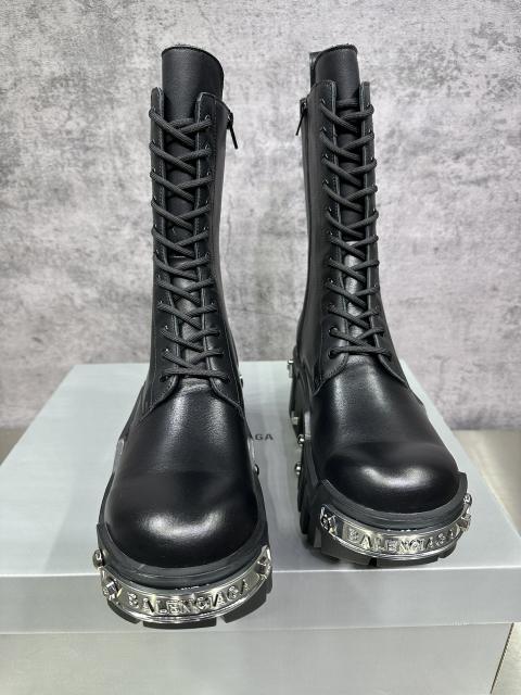 1:1 quality version Metal Logo Thick Sole Heightened Martin Boots
