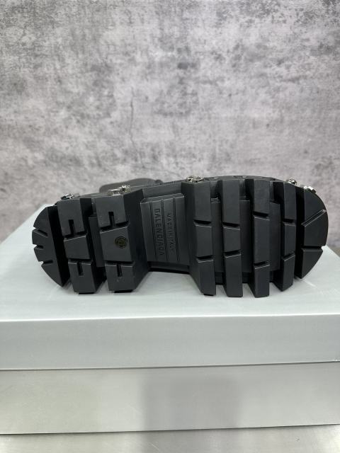 1:1 quality version Metal Logo Thick Sole Heightened Martin Boots