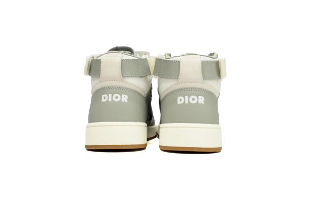 D High Gray White 3SH132ZIR_H165