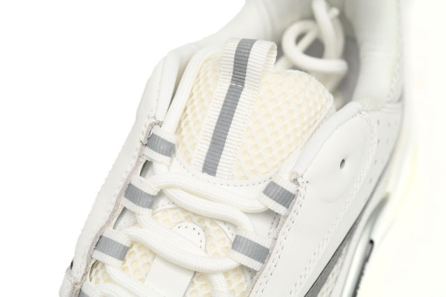 D Triple White Silver 3SN231YJG_H000
