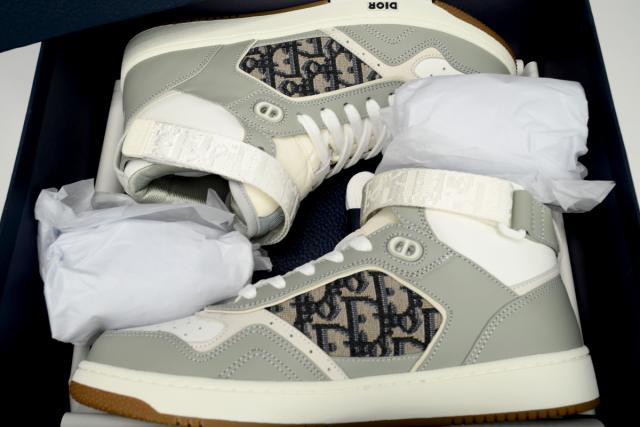 D High Gray White 3SH132ZIR_H165