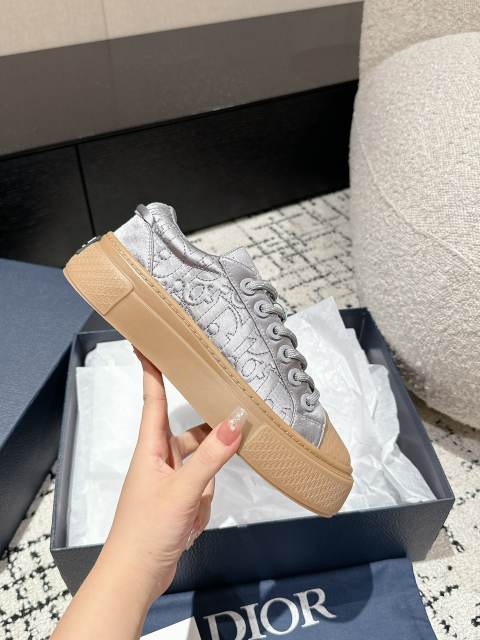 1:1 quality version  Di0r x St0ne isl@nd Electric embroidered letters lace-up casual board shoes 6 colors