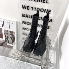 1:1 quality version Rhino Horn Martin Boots