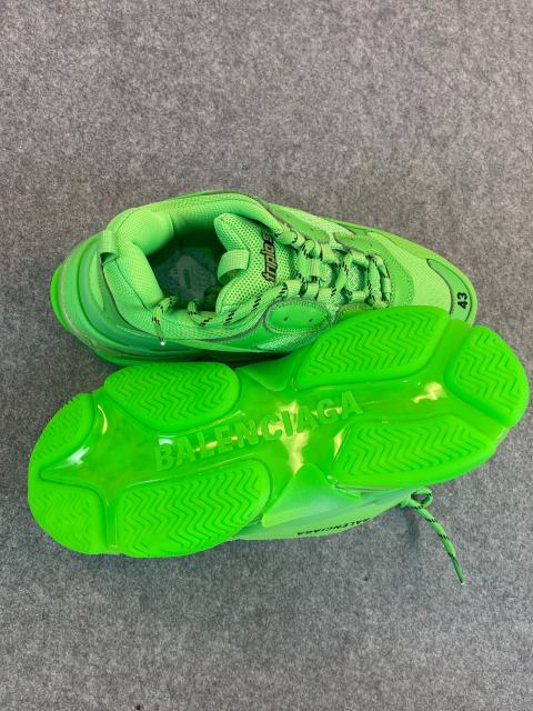 B Triple S Fluorescent Green 544351 W09O1 3802
