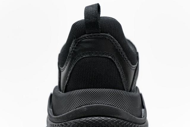 B Triple S Black 483513 W06E2 2323
