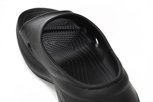 B x Crocs Pool Slide Sandals Black 677386W1S8E1000