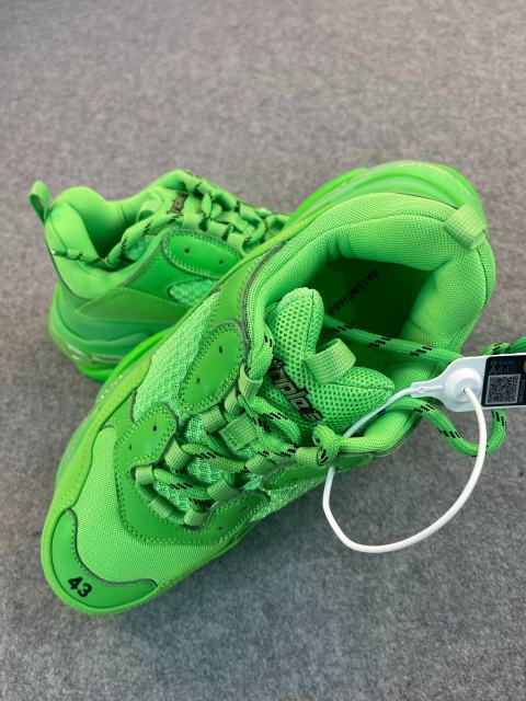 B Triple S Fluorescent Green 544351 W09O1 3802