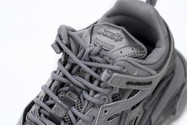 B Track.2 Sneaker Clear Sole Grey 668823W3CT11800