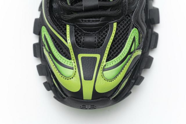 B Track.2 Sneaker Black Green 568615 W2GN1 1012