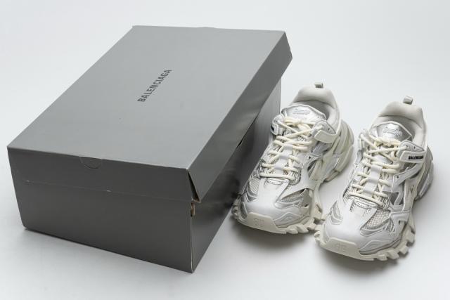 B Track.2 Sneaker White 570391 W2GN2 9000