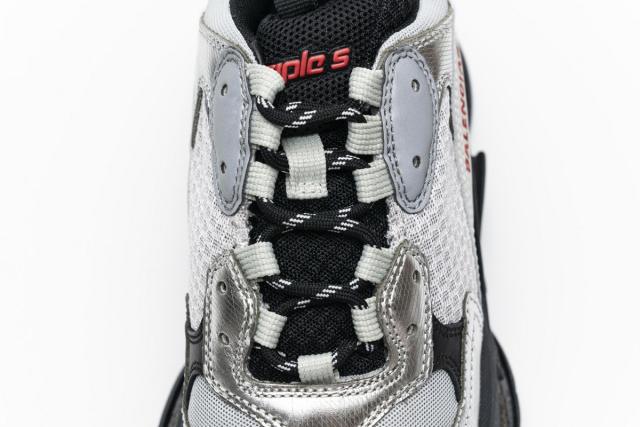 B Triple S Black Silver 541624 W09E1 7320