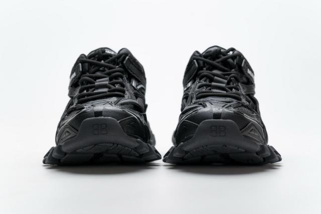 B Track.2 Sneaker Black 570391 W2GN1 1000