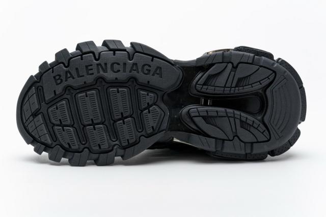 B Track.2 Sneaker Black 570391 W2GN1 1000