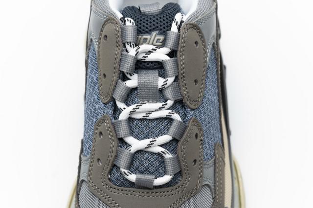 B Triple S Grey 483513 W06E1 1259
