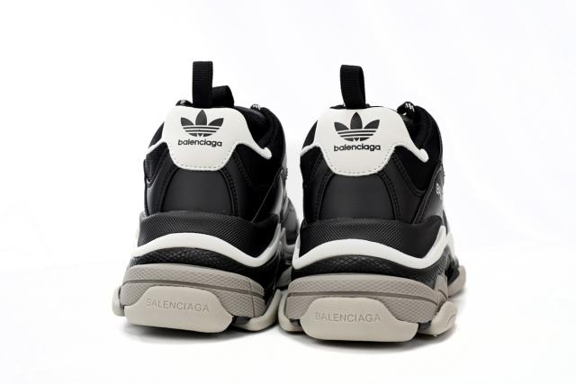 A  x B Triple S Black And White 712764 W2ZB2 1090