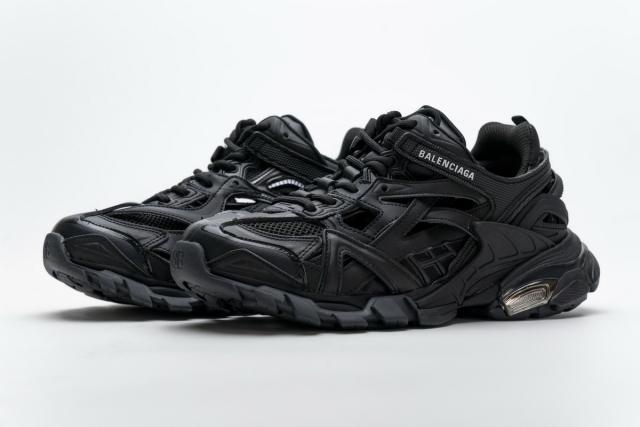 B Track.2 Sneaker Black 570391 W2GN1 1000