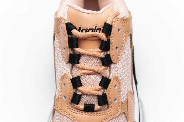 B Triple S Golden 541624 W09O1 1809