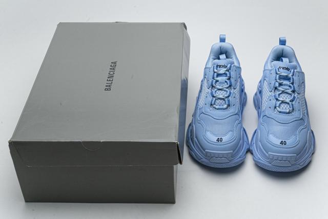 B Triple S Light Blue 524039 W2FW1 4800