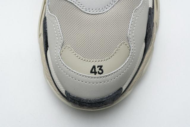 B Triple S Silvery 584088 W09O1 1900