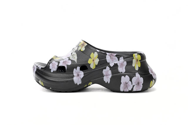 B x Crocs Pool Slide Sandals Grey Flower 677389W1S8G6556