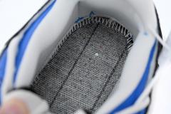 B Track.2 Blue White 568614 W3AE2 4191