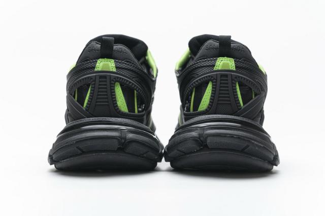 B Track.2 Sneaker Black Green 568615 W2GN1 1012