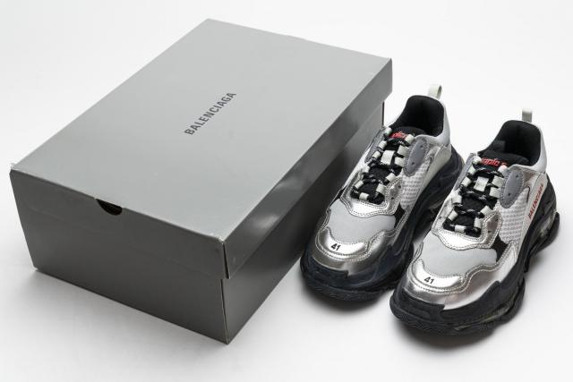 B Triple S Black Silver 541624 W09E1 7320