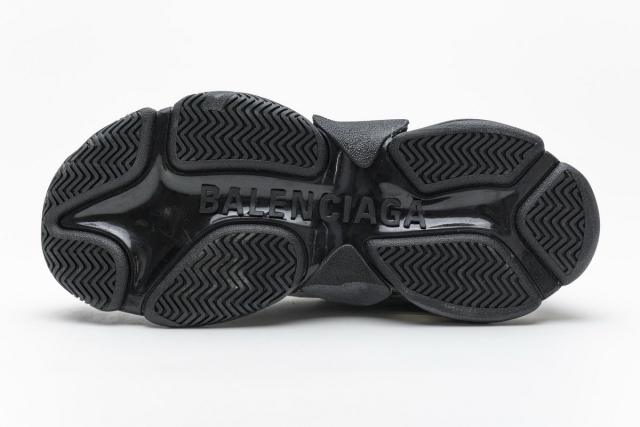 B Triple S Black Silver 541624 W09E1 7320