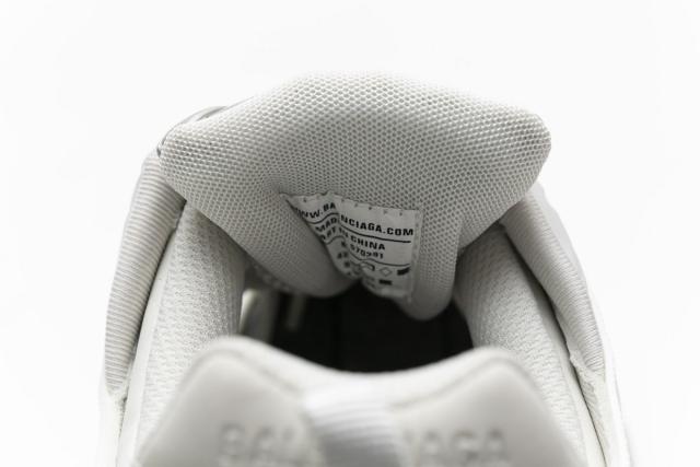 B Track.2 Sneaker White 570391 W2GN2 9000
