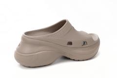 B x Crocs Pool Slide Sandal Beige 677386W1S8E2500