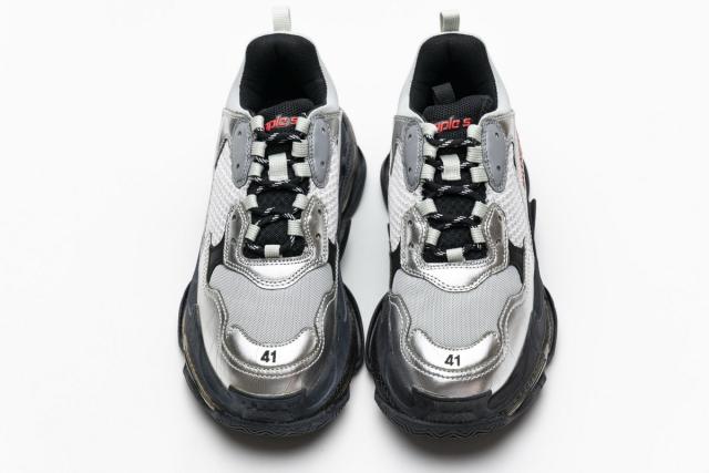 B Triple S Black Silver 541624 W09E1 7320
