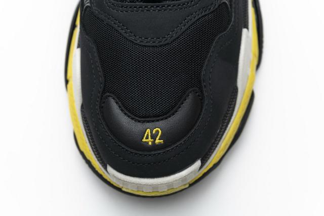 B Triple S Black Yellow 483513 W06E1 1078