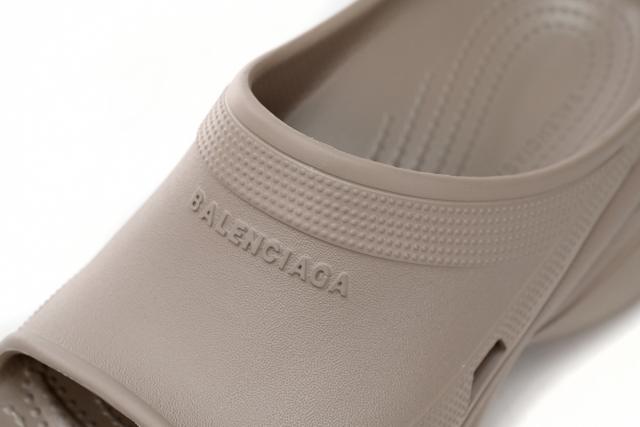 B x Crocs Pool Slide Sandal Beige 677386W1S8E2500
