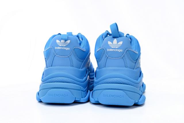 A  x B Triple S Blue White 712821W2ZB24090
