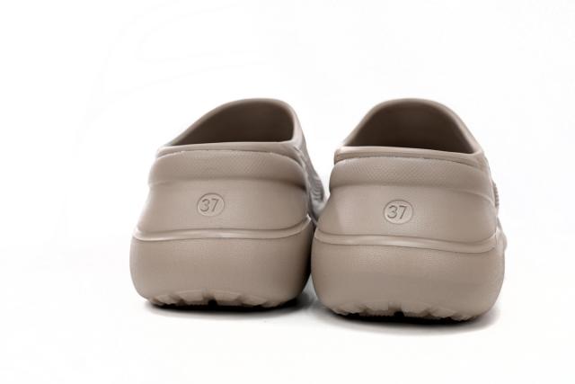 B x Crocs Pool Slide Sandal Beige 677386W1S8E2500