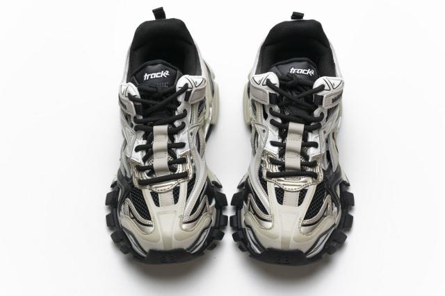 B Track.2 Sneaker Champagne Black 570391 W2GN9 2009